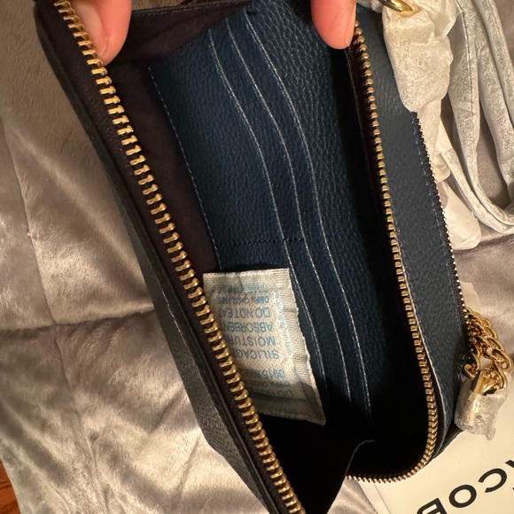 Marc Jacobs everyday cross body bag - Picture 7 of 7